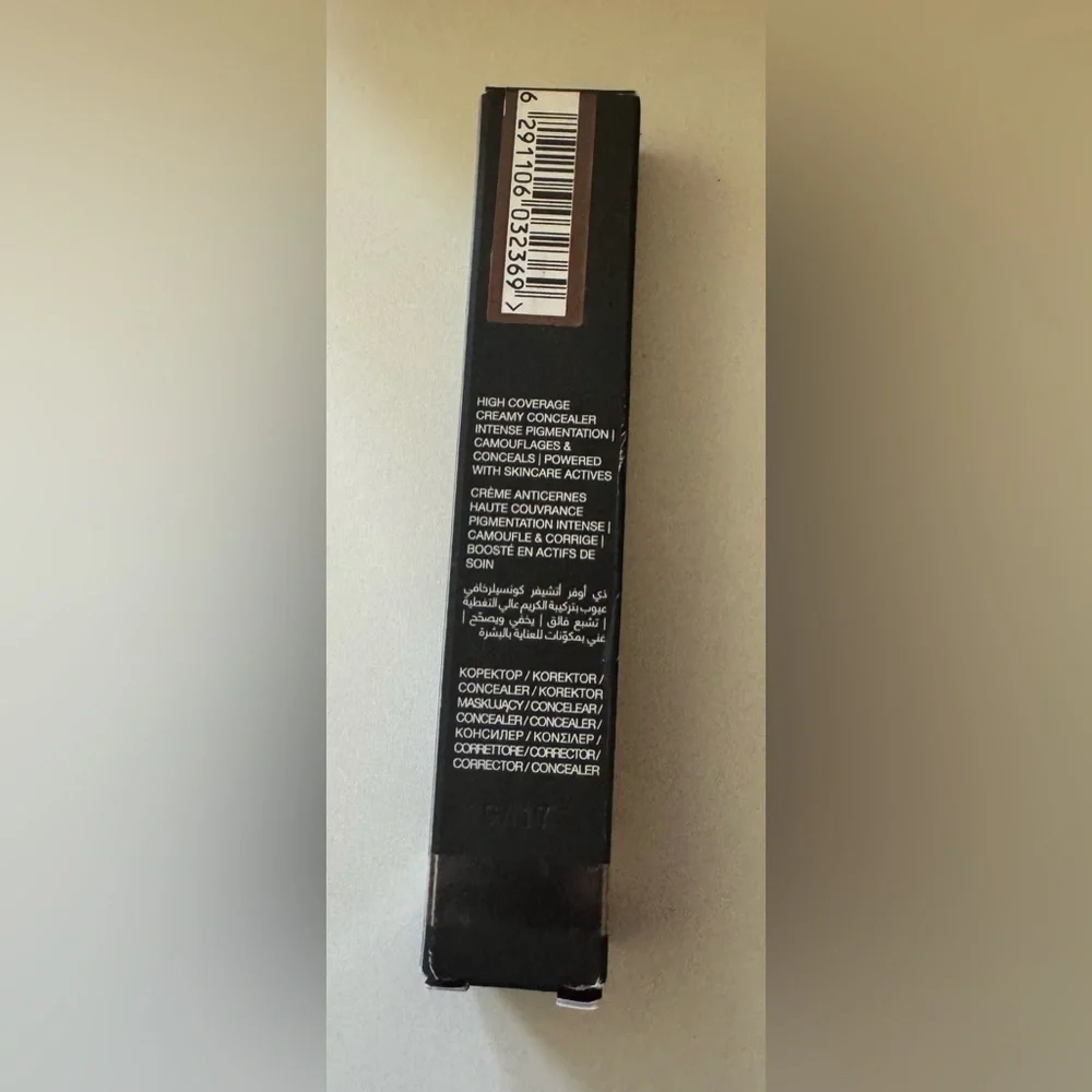HUDA BEAUTY Rich Brown Concealer Smooth Creamy Finish